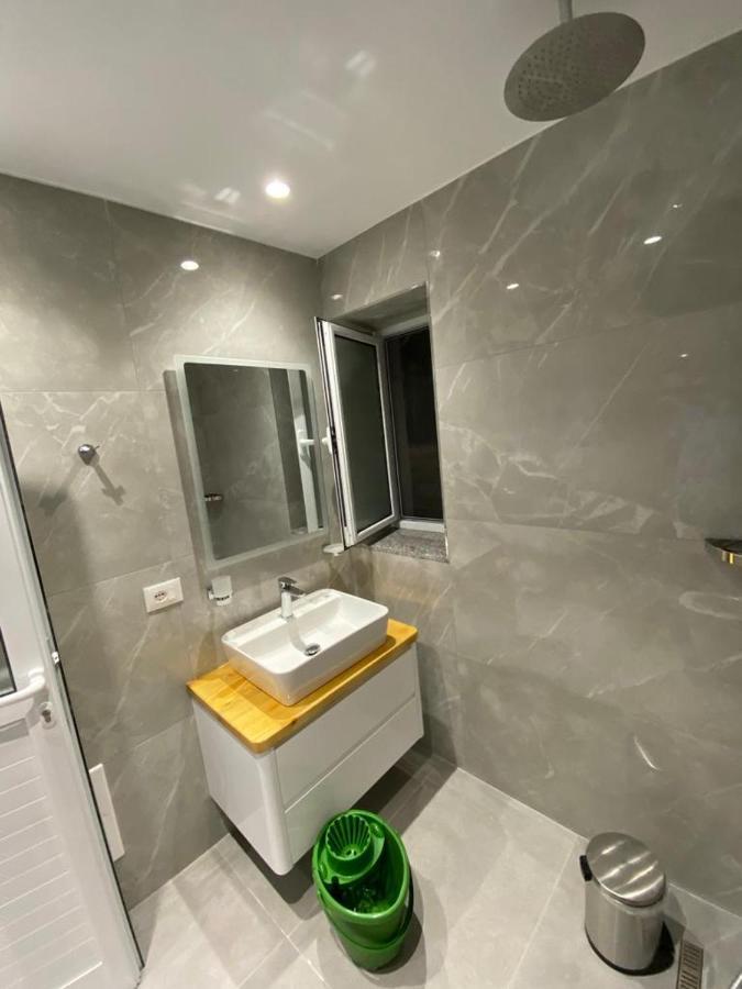 Apartament Seana *